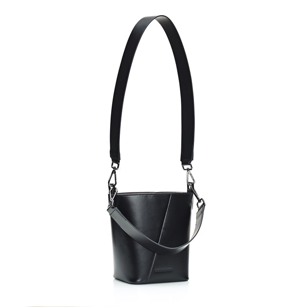 Structured hot sale bucket bag